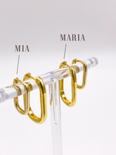 Load image into Gallery viewer, „Maria“ Huggie Earring
